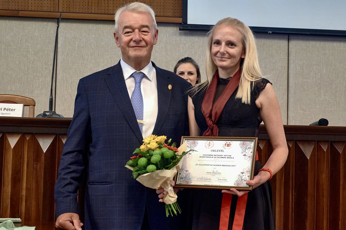 Ev_Allatvedo_Iskolaja2022_Veszpremi_Rektorral