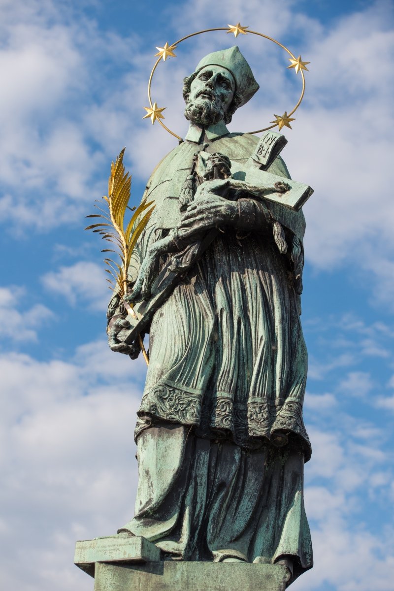 Nepomuki Szent János szobor Prága (1)