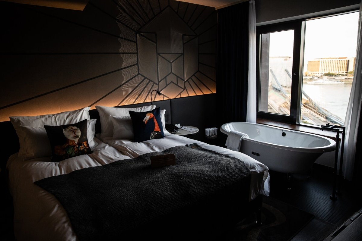 hotel clark