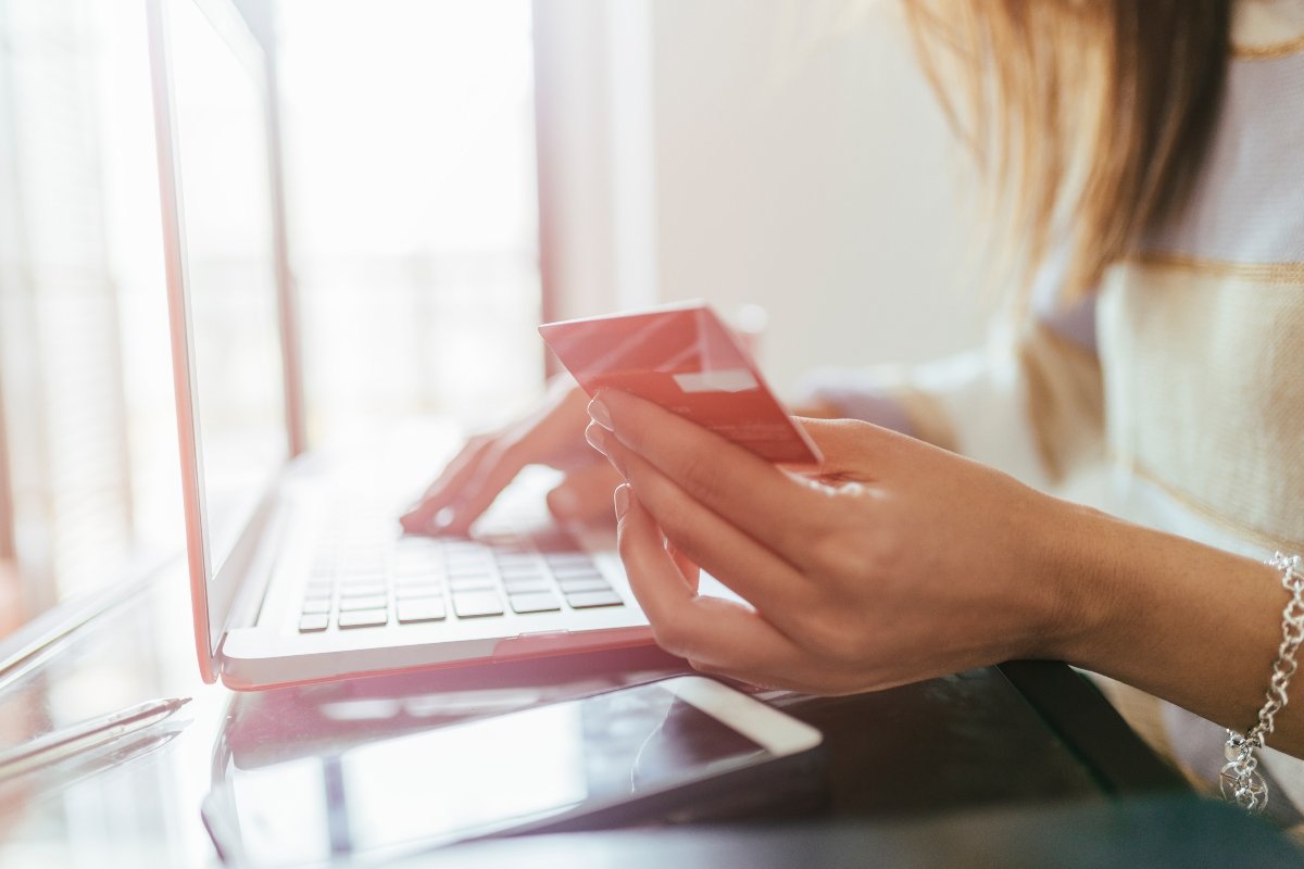 bankkártya pénz utalás vásárol online internet