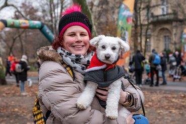 Kutya-gazda páros a DOGZ Mikulás Falkasétán
