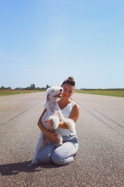 szilfai barbara mikey nevű bedlington terrierjével