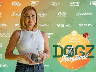 Erős Antónia a DOGZ-díjjal